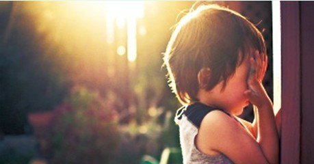 孩子有斜視常常被其他小孩欺負(fù)、起外號(hào)